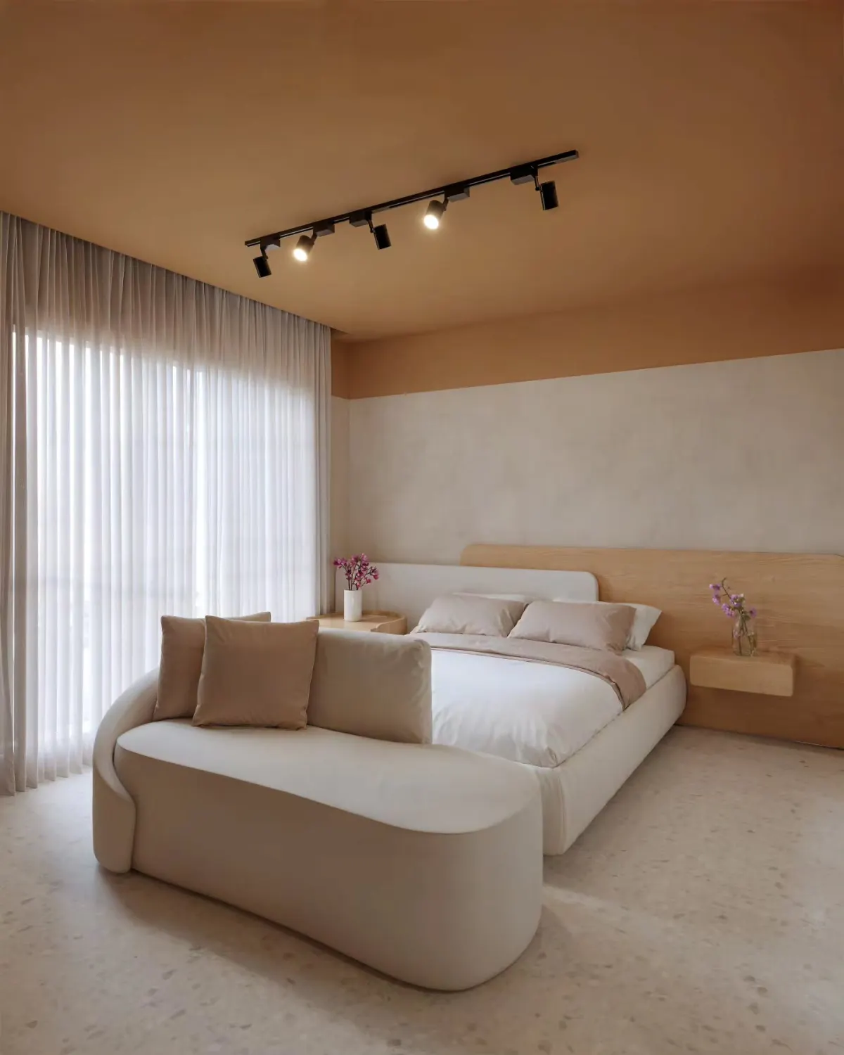 Render de studio compacto com marcenaria clara, cama e poltrona em tons neutros